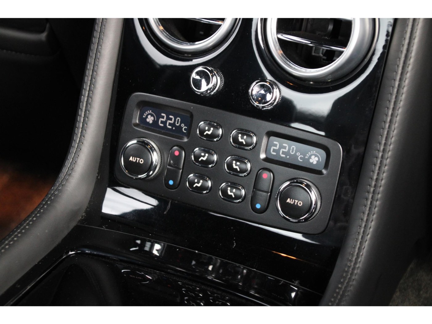 Bentley Continental Flying Spur W12 560pk — foto 10 van 44