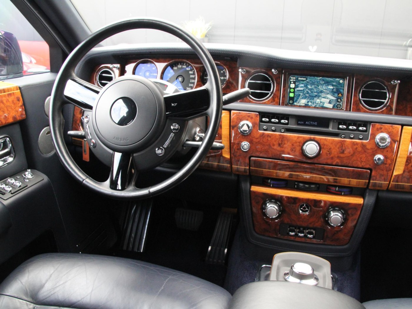 Rolls-Royce Phantom VII 6.75 EWB — foto 3 van 102