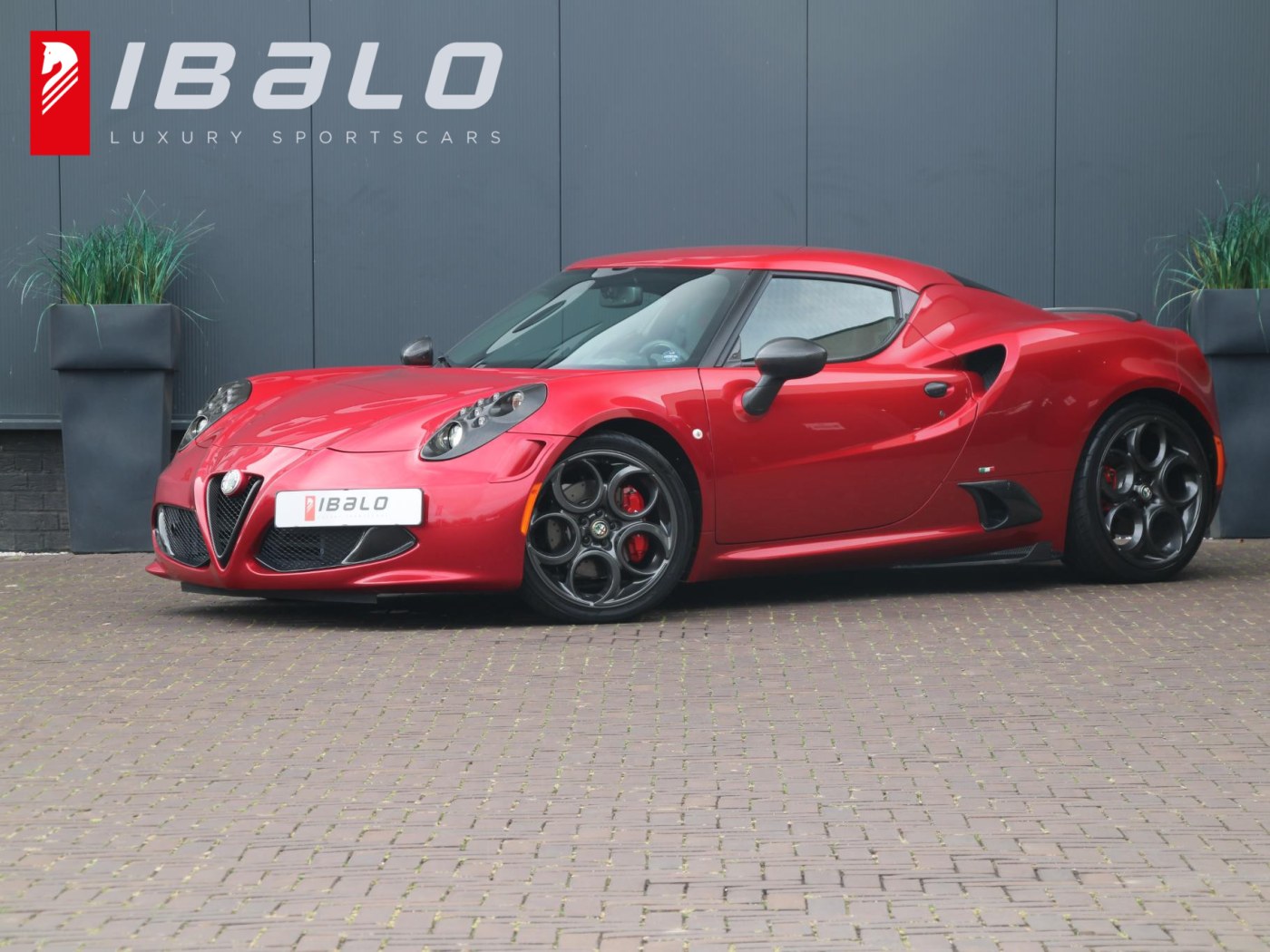 Alfa Romeo 4C TCT Launch Edition — foto 1 van 50