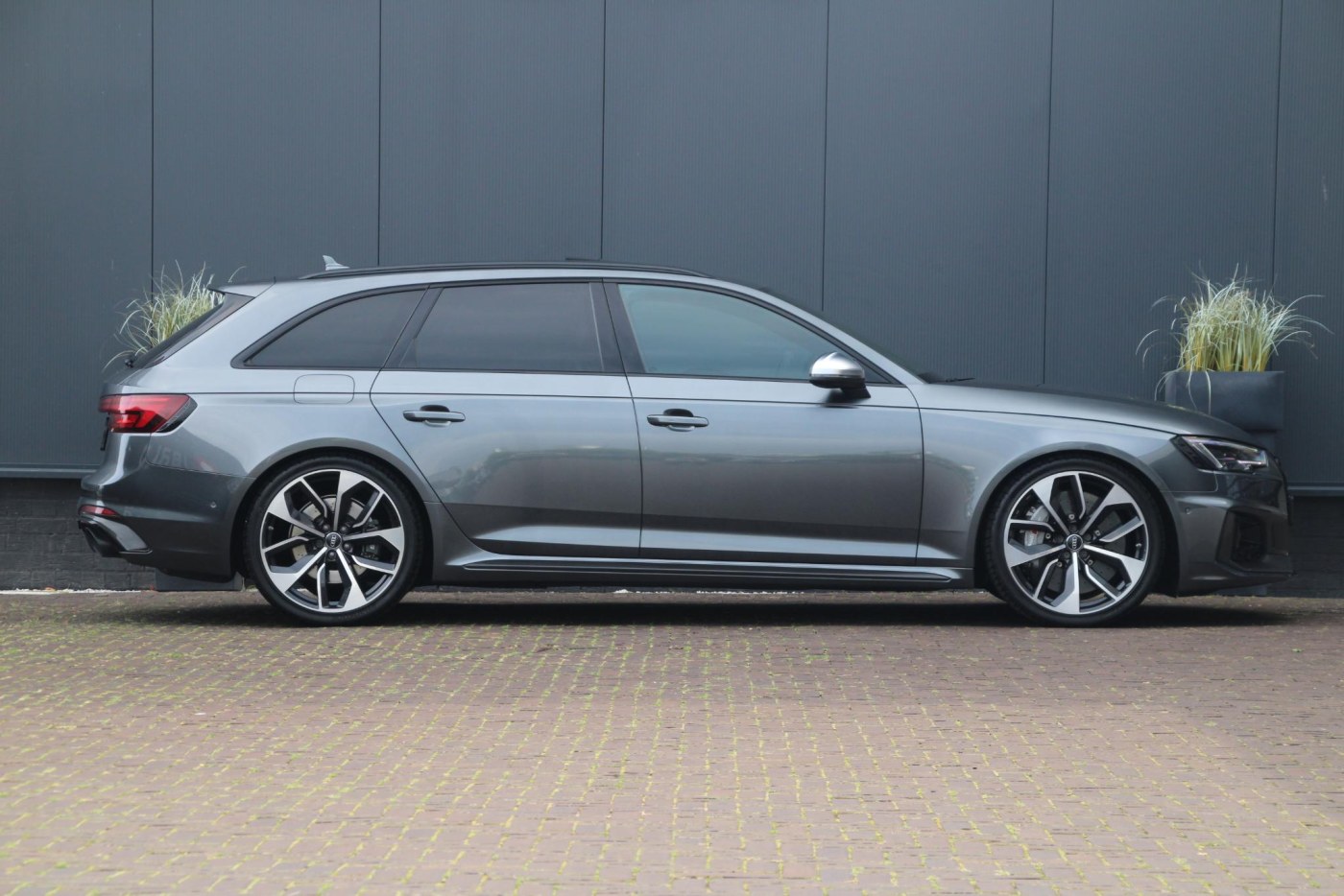 Audi RS4 Avant 2.9 TFSI quattro — foto 14 van 67