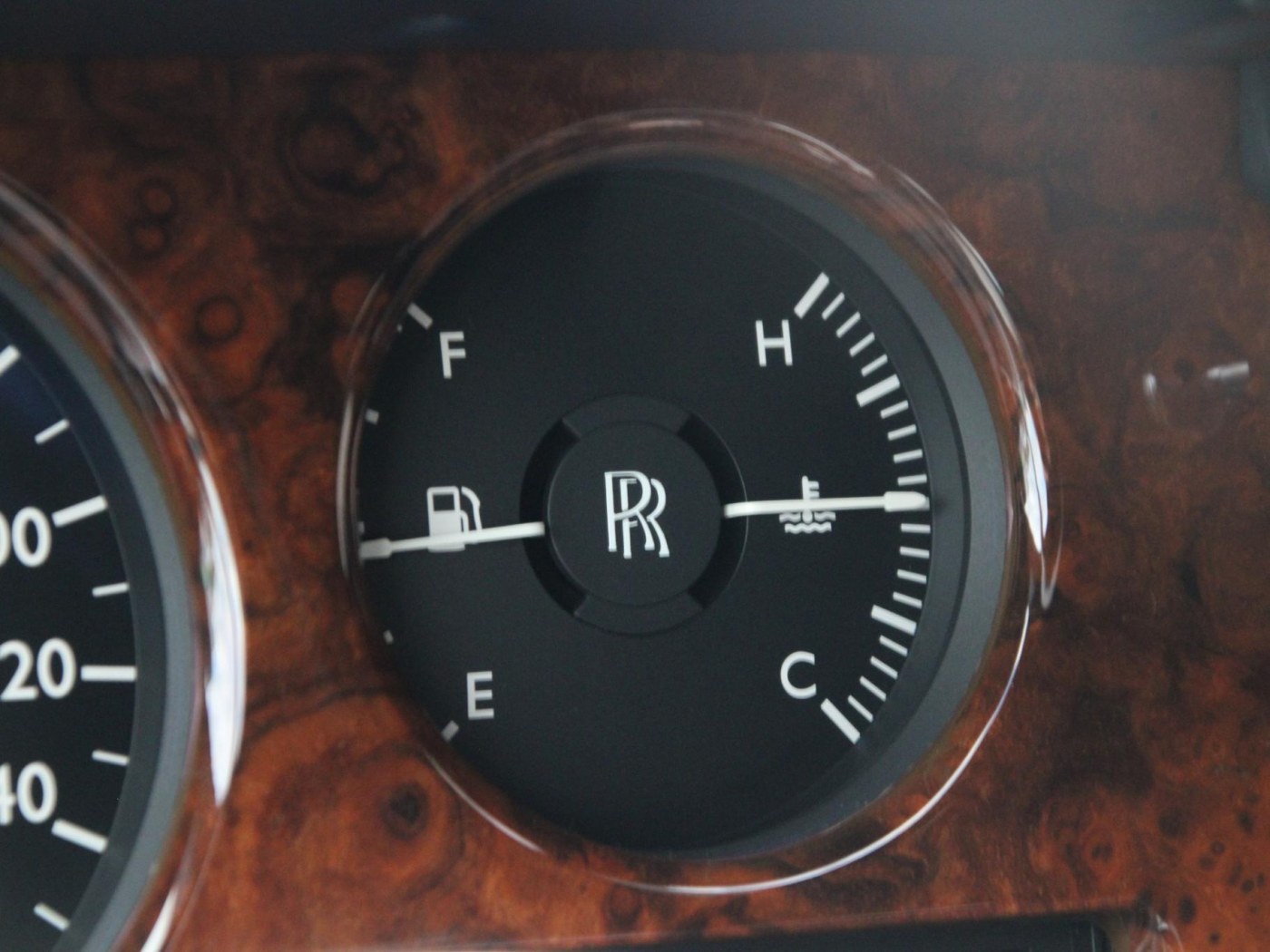 Rolls-Royce Phantom VII 6.75 EWB — foto 93 van 102