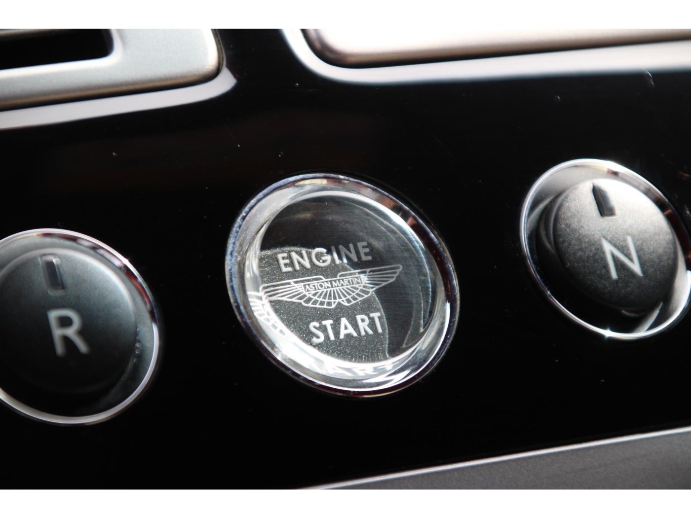 Aston Martin DB9 V12 Touchtronic — foto 20 van 39