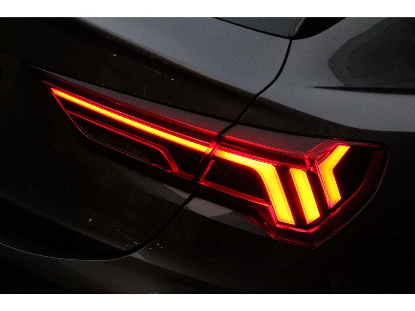 Audi Q3 Sportback TFSI RS | RS Stoelen | B&O | Sportuitlaat — foto 19 van 25